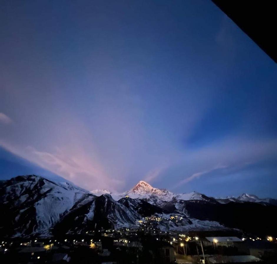 Hilltop Kazbegi Hotel Екстериор снимка